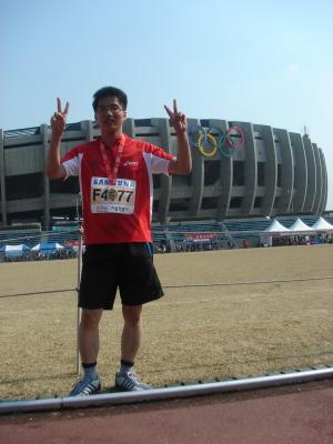 서울 국제 마라톤 대회에서 풀코스를 완주한 장동일 씨의 모습 <사진제공/굿잡> ⓒ2007 welfarenews