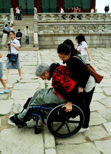 경복궁에도 유니버셜 디자인의 도입이 필요하다. 세계장애인한국대회/사진제공 ⓒ2007 welfarenews