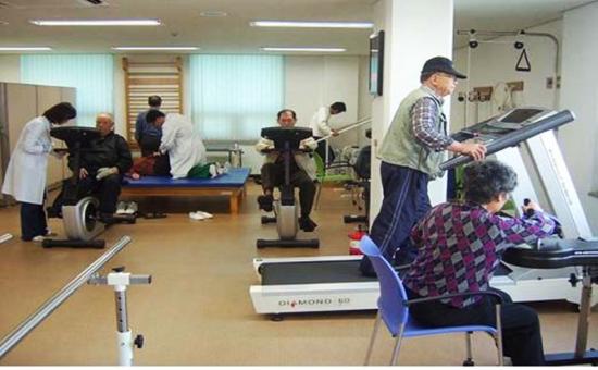 대전시 중구는 보건소에 장애인을 위한 재활운동기구와 물리치료시설을 설치하고 운영한다. (사진제공 중구청) ⓒ2010 welfarenews