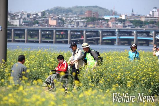 가족자원봉사자 활동 모습
사진출처/서울시 ⓒ2010 welfarenews