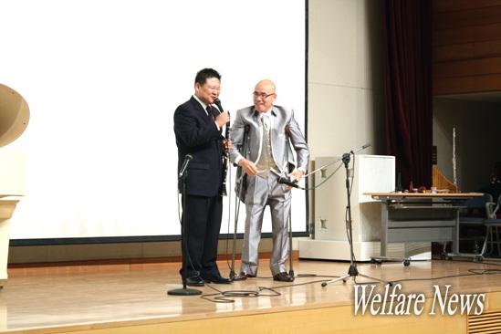 시각장애인 클라리넷 연주자 이상재 교수와 가수 박마루씨가 ‘희망’을 주제로 이야기를 하고 있다. ⓒ2010 welfarenews