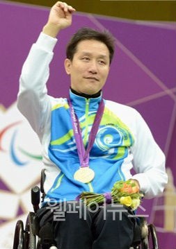 ▲ 장애인올림픽 세 번째 금메달 ‘사격 강주영’ ⓒ런던장애인올림픽 공식 홈페이지