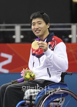 ▲ 아테네 올림픽 탁구 2관왕이었던 김영건 선수가 8년 만에 패럴림픽 금메달 도전에 성공했다.  ⓒ대한장애인체육회