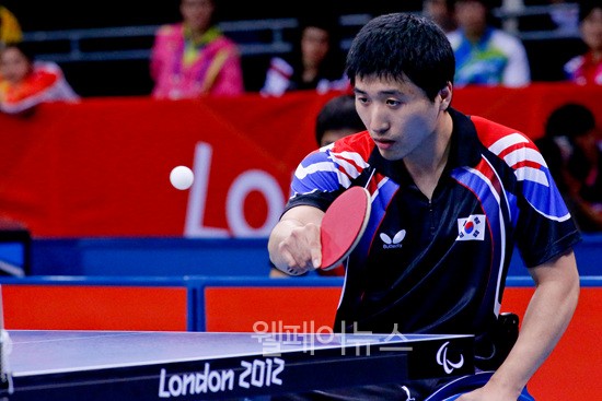 ▲ 2004 아테네 대회 이후 8년만에 메달을 탈환한 김영건  선수 ⓒ대한장애인체육회