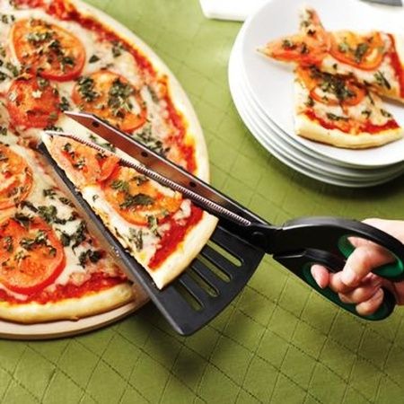 ▲ 최근 온라인 커뮤니티 게시판에 올라온 ‘공평하게 피자 먹는 법’ 게시물.