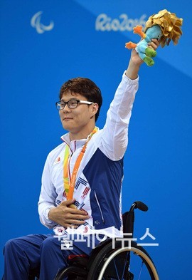 ▲ 2016리우장애인올림픽(패럴림픽)에서 수영 3관왕에 오른 조기성 선수. ⓒ대한장애인체육회