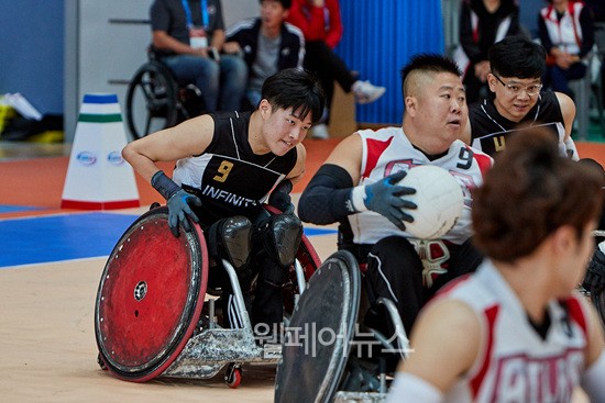 ▲ 제37회 전국장애인체육대회 휠체어럭비에 출전한 박우철 선수의 모습(검은색 유니폼)  ⓒ대한장애인체육회