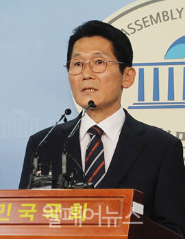 정의당 윤소하 의원이 발언하고 있다.