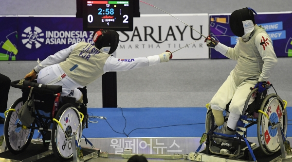 휠체어펜싱 심재훈 선수(30·GKL)가 2018 인도네시아 장애인아시아경기대회에서 대한민국 선수단에 첫 메달을 선사했다. ⓒ대한장애인체육회