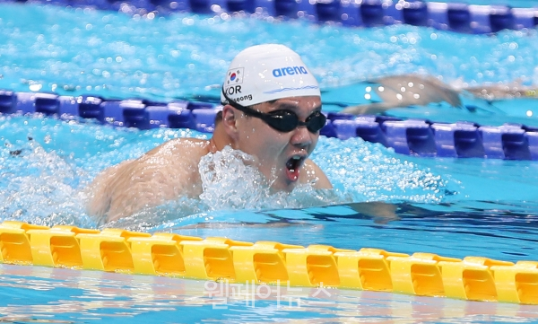 25일 도쿄 아쿠아틱 센터에서 펼쳐진 남자 평영 SB3 50m 예선에서 물살을 가르고 있는 조기성 선수. ⓒ대한장애인체육회