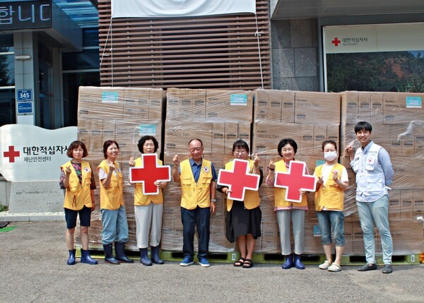 대한적십자사 재난취약계층 선풍기 전달/사진제공=적십자사