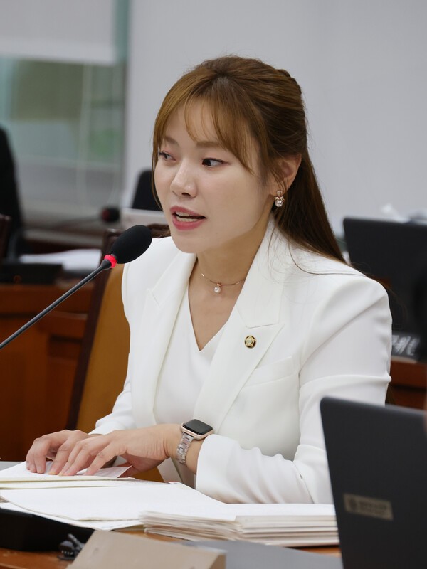 국민의힘 김예지 의원 모습이다