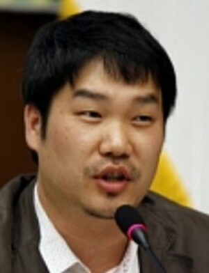 돌봄 보장인가, 돌봄 통제인가: 기로에 선 대한민국 커뮤니티 케어