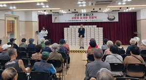 밝은내어르신복지센터, ‘건강한 여름나기 사랑의 삼계탕’ 전달